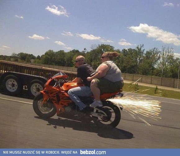 Kruszynka na ścigaczu..