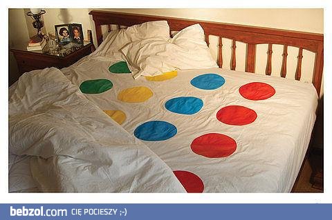 Twister w łóżku 