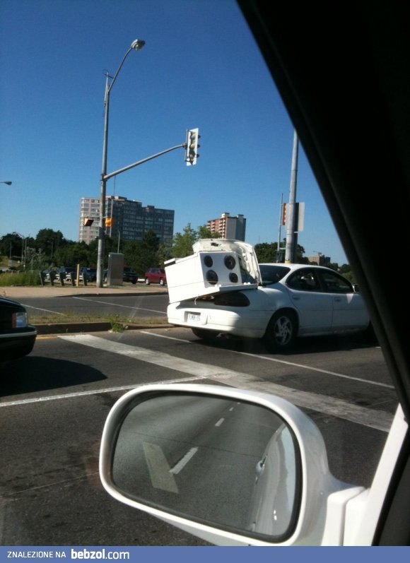 Turystyczna kuchenka gazowa