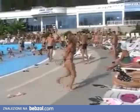 Chyba przesadziła z prochami...