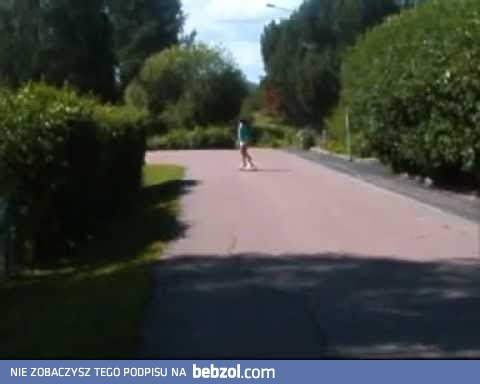 Girl On Longboard - jazda