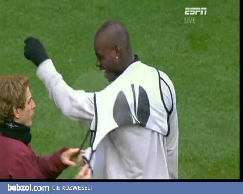 Balotelli nie potrafi się ubrać