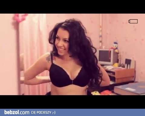 Cześć, jestem Kristina i pokażę wam cycki