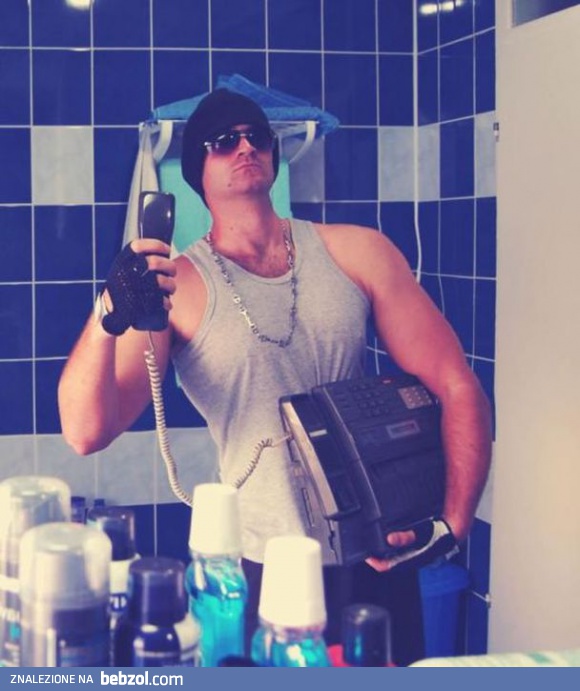 Bo fotki komórką są zbyt mainstreamowe