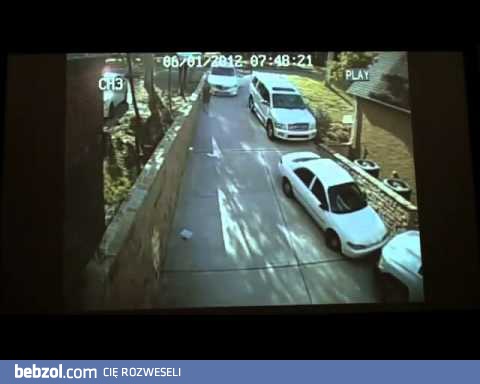 Blondynka w mercedesie