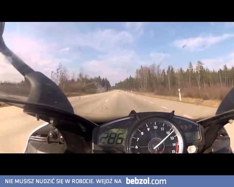 Mercedes SL63 AMG vs Yamaha R1 300km/h