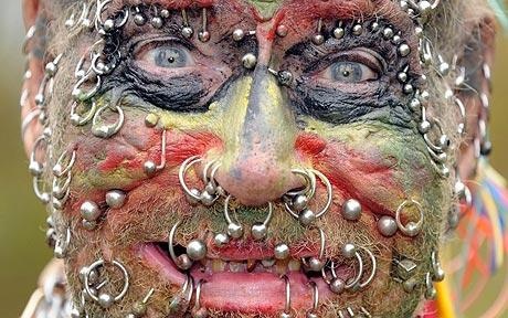 Szalony piercing (10 zdjęć)