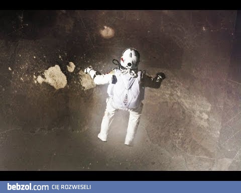 Skok Red Bull Stratos POV + Dane lotu