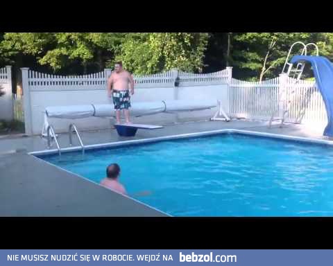 Gruby skok do basenu