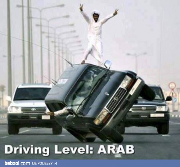 Typowy arab za kółkiem