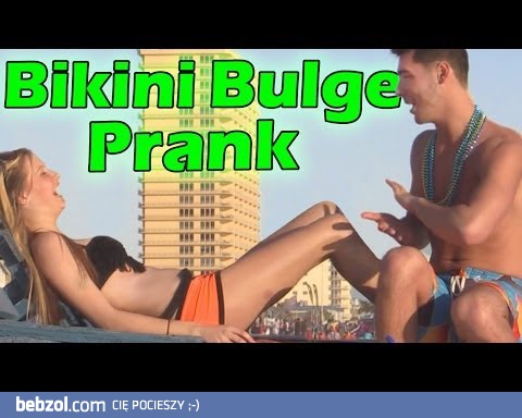 Dowcip z wypchanym bikini