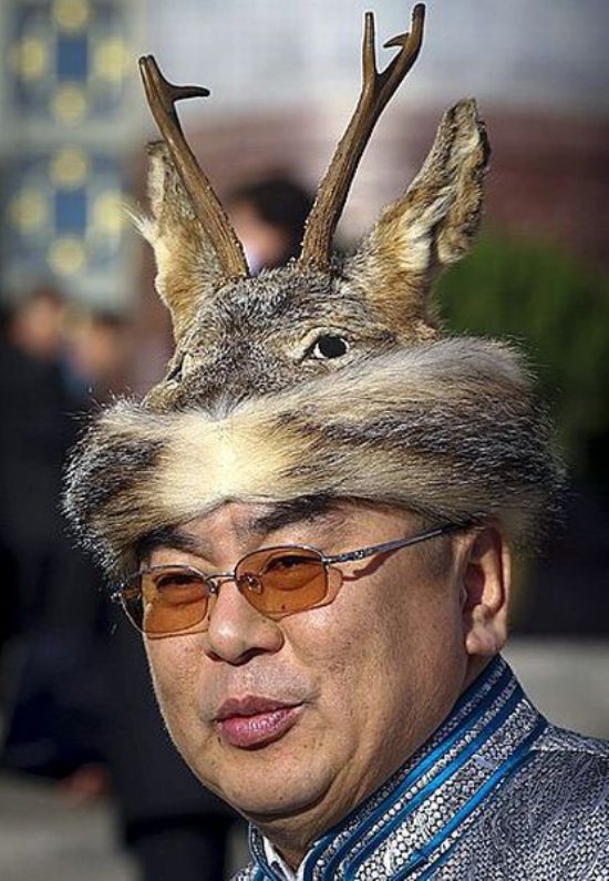 Z modą na bakier (14 zdjęć)