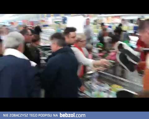 Walka o Crocsy w Lidlu