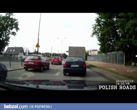 Cwaniactwo na ul. Zgierskiej - Przejazd na czerwonym