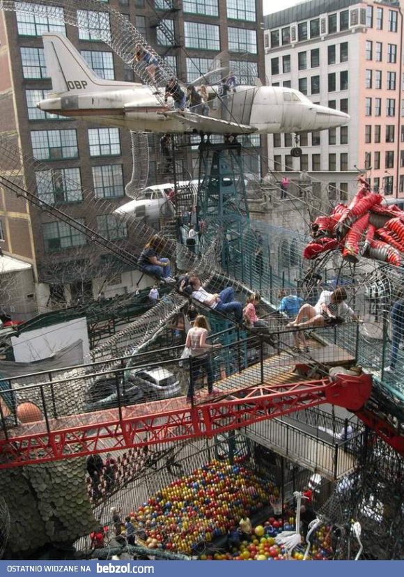 Niesamowity plac zabaw