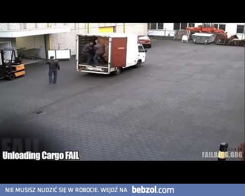 Ciężarówki wyładowane w piwo mniej niż 10 sekund