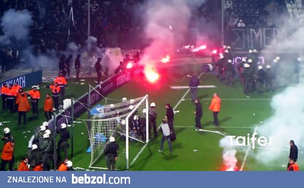 Ogromna zadyma na meczu PAOK vs Olympiakos