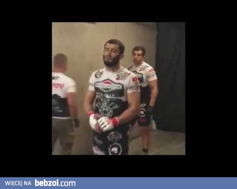 Mamed śpiewa hymn Al-Kaidy