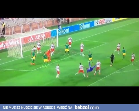 Bramkarz strzela gola z przewrotki w ostatnich sekundach meczu