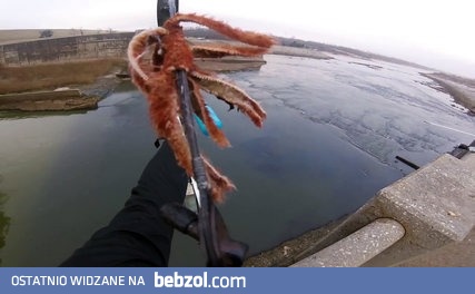 Nietypowy sposób na łowienie ryb...