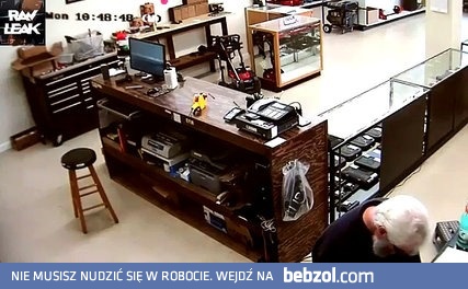Jaki trzeba być idiotą żeby napadać na sklep z bronią...