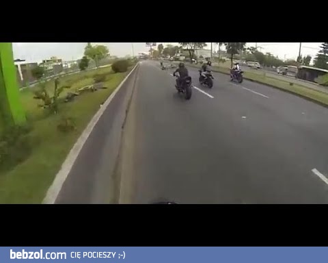 Łapanie motocykla po wypadku czyni wypadek