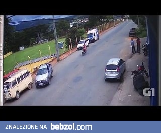 Niezniszczalny człowiek na motocyklu 