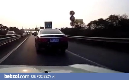 Kobieta za kółkiem vs facet z BMW