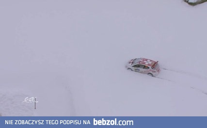 Zagubiony kierowca rajdowy na śnieżnym rajdzie Janner