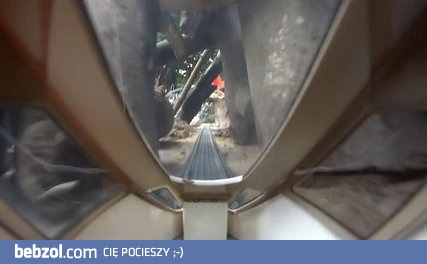 Zbudował 90 metrowy tor na otwartym powietrzu dla kolejki 