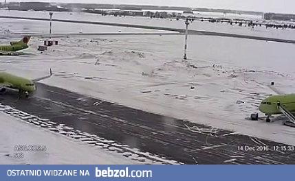 A320 wpada w poślizg na oblodzonym pasie