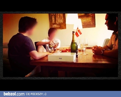 Ojciec informuje swoich dwóch synów o wygranej 2.7mln $