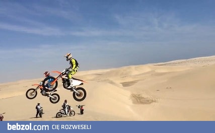 Kiedy sobie skaczesz na motorze a tu jeep