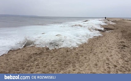 Zderzenie kry lodu z lądem