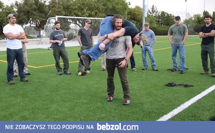 Jak szybko podnieść nieprzytomnego człowieka