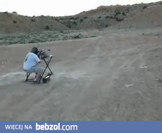 rykoszet z 1000 jardów (~900 m.)