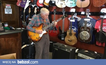 Dziadek w sklepie muzycznym