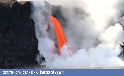 Lawa spływa do oceanu