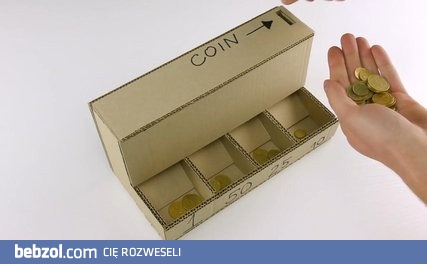 Kartonowe urządzenie własnej roboty do sortowania monet