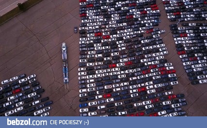 Tysiące Volkswagenów gnijących na amerykańskich parkingach