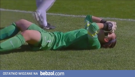 Bolesny samobój w kobiecym futbolu