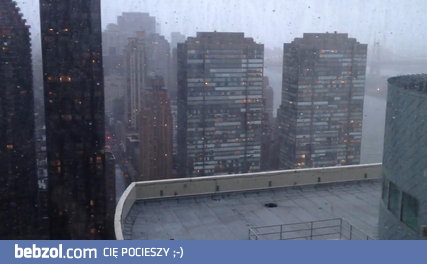 Huragan Sandy widziany z 30 piętra wieżowca