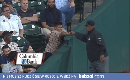 Sędzia robi pranka młodemu fanowi 