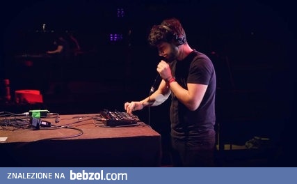 Najwyższy poziom plucia w mikrofon 