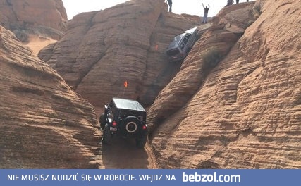 Jeep Cherokee pokonuje ekstremalnie stromy podjazd
