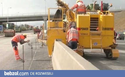 Maszyna do produkcji barier drogowych