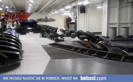 Tak wygląda zrzucanie kotwicy na lotniskowcu