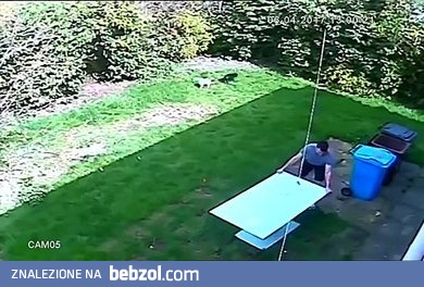 Stół eksploduje facetowi w rękach