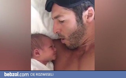 Ojciec usypia płaczące dziecko w kilka sekund