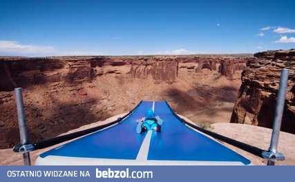 Zjazd w 150 metrową przepaść